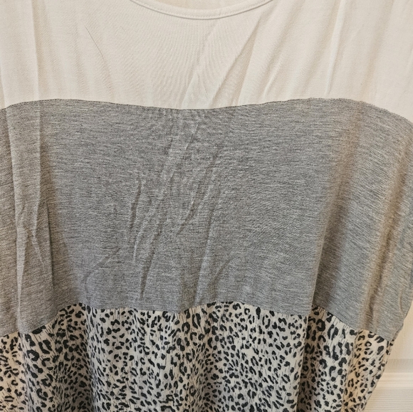 Colorblock Leopard Tunic - Picture 5 of 5